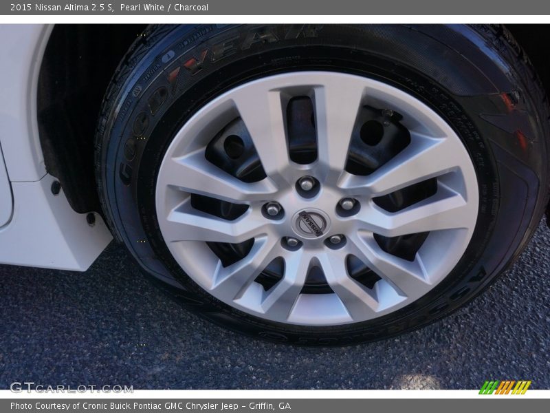 Pearl White / Charcoal 2015 Nissan Altima 2.5 S