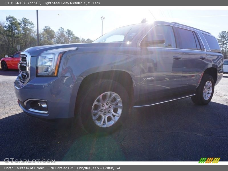 Light Steel Gray Metallic / Jet Black 2016 GMC Yukon SLT