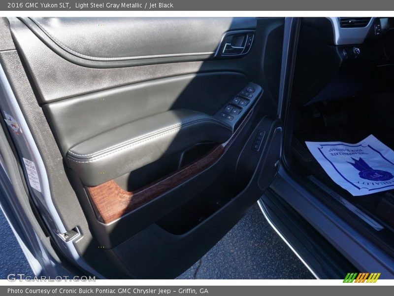 Light Steel Gray Metallic / Jet Black 2016 GMC Yukon SLT