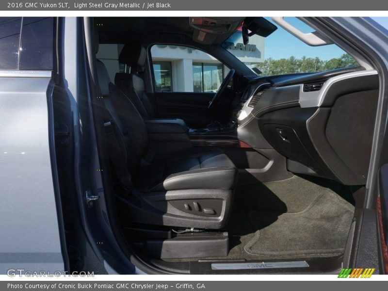 Light Steel Gray Metallic / Jet Black 2016 GMC Yukon SLT