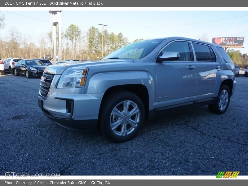 Quicksilver Metallic / Jet Black 2017 GMC Terrain SLE