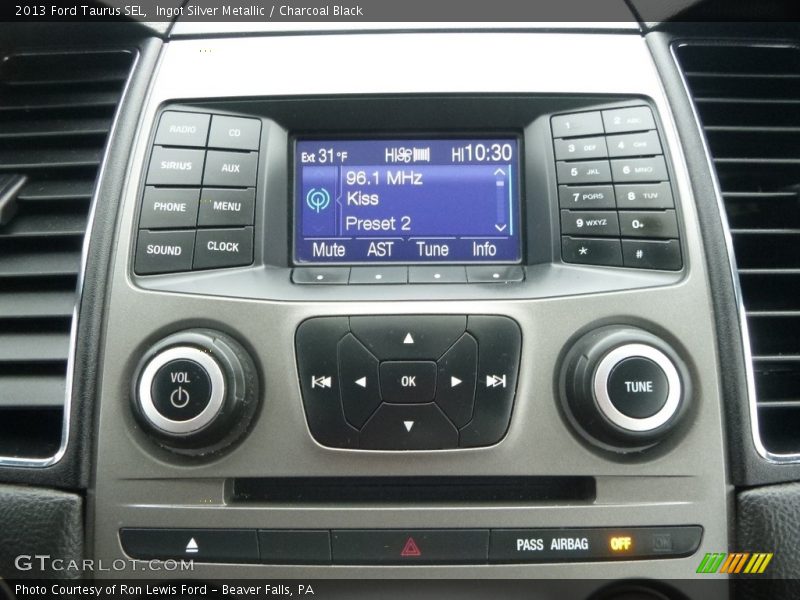 Ingot Silver Metallic / Charcoal Black 2013 Ford Taurus SEL