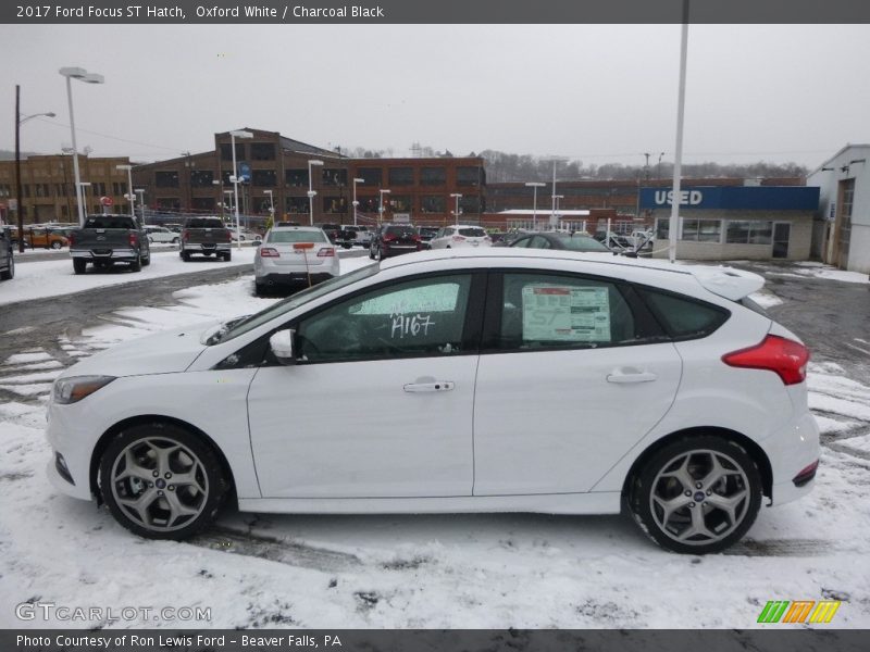 Oxford White / Charcoal Black 2017 Ford Focus ST Hatch