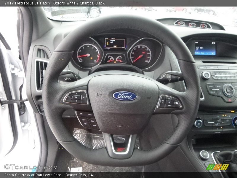 Oxford White / Charcoal Black 2017 Ford Focus ST Hatch
