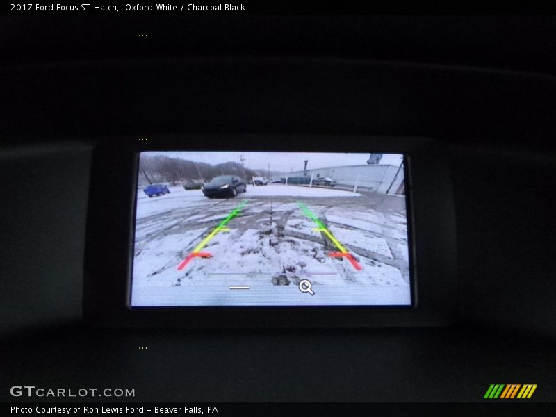 Oxford White / Charcoal Black 2017 Ford Focus ST Hatch