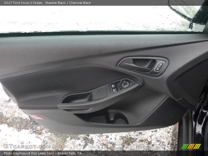 Shadow Black / Charcoal Black 2017 Ford Focus S Sedan