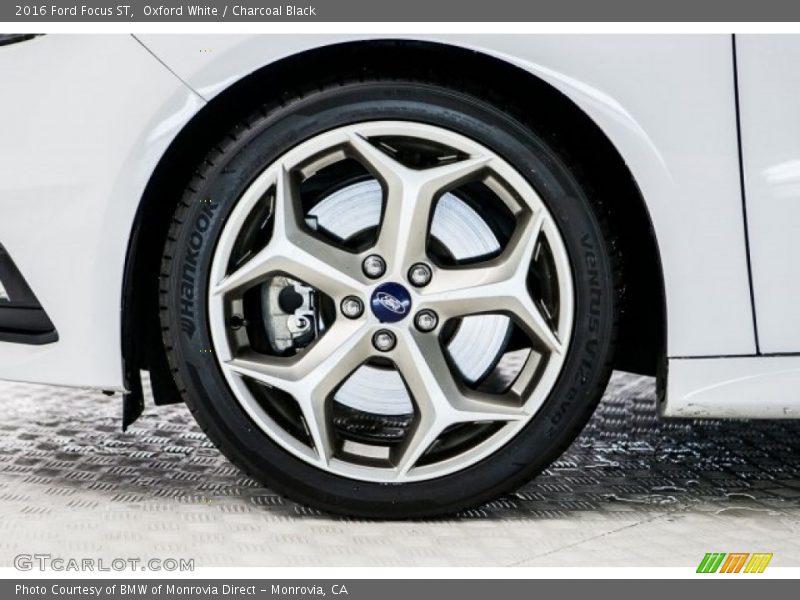 Oxford White / Charcoal Black 2016 Ford Focus ST