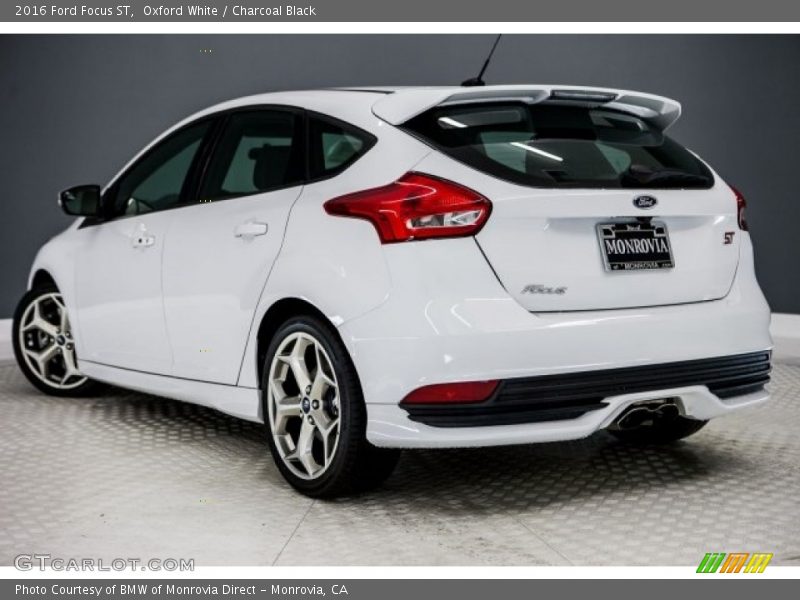 Oxford White / Charcoal Black 2016 Ford Focus ST