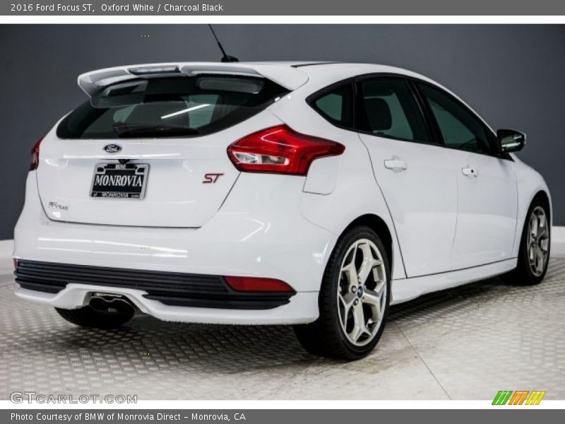 Oxford White / Charcoal Black 2016 Ford Focus ST
