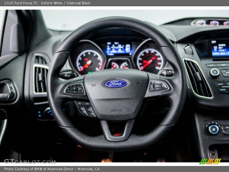 Oxford White / Charcoal Black 2016 Ford Focus ST