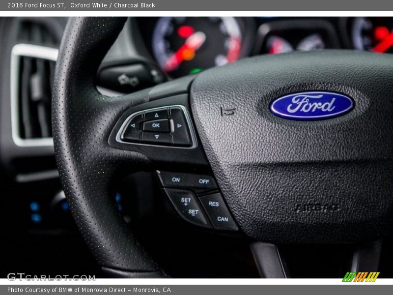 Oxford White / Charcoal Black 2016 Ford Focus ST