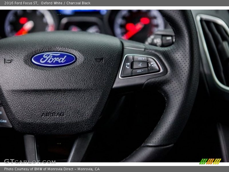 Oxford White / Charcoal Black 2016 Ford Focus ST