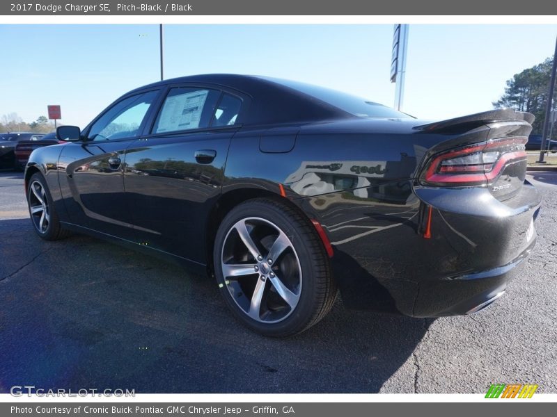 Pitch-Black / Black 2017 Dodge Charger SE