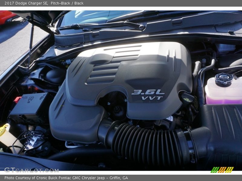 Pitch-Black / Black 2017 Dodge Charger SE