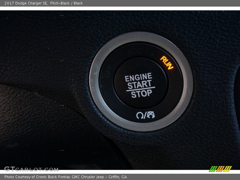 Pitch-Black / Black 2017 Dodge Charger SE