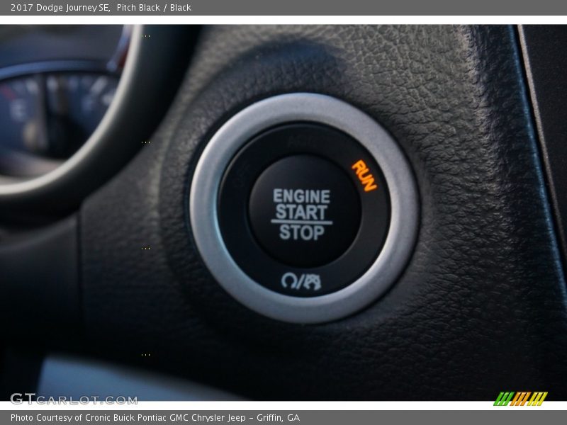 Pitch Black / Black 2017 Dodge Journey SE