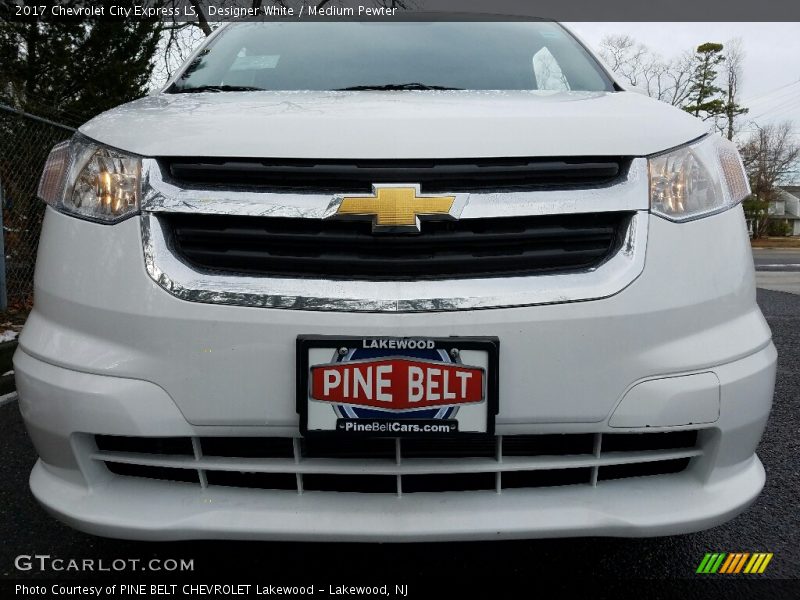 Designer White / Medium Pewter 2017 Chevrolet City Express LS