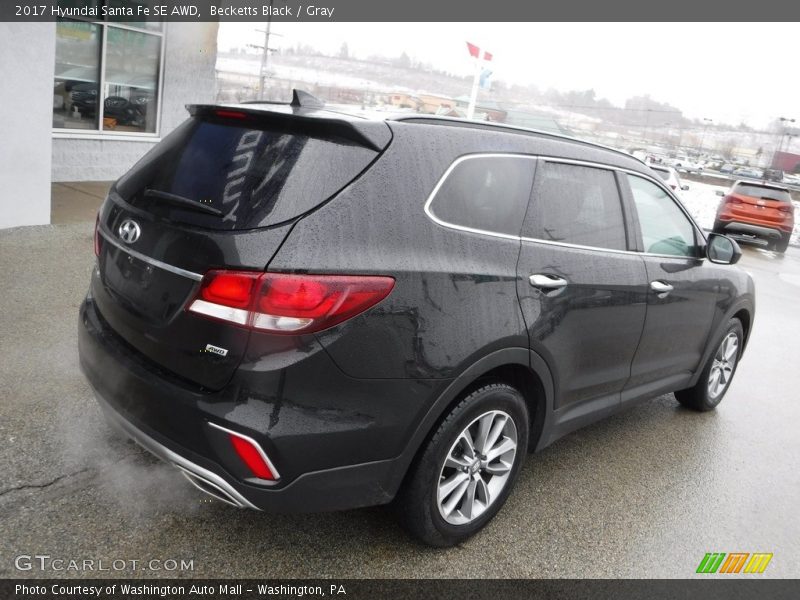 Becketts Black / Gray 2017 Hyundai Santa Fe SE AWD