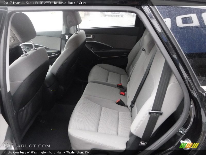 Becketts Black / Gray 2017 Hyundai Santa Fe SE AWD