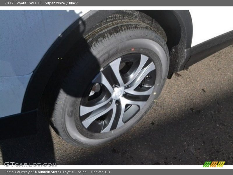 Super White / Black 2017 Toyota RAV4 LE