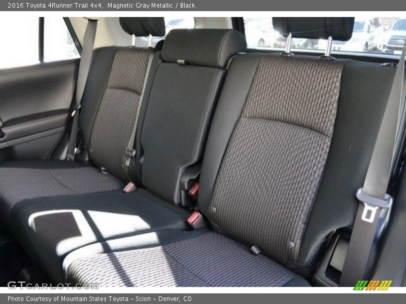 Magnetic Gray Metallic / Black 2016 Toyota 4Runner Trail 4x4