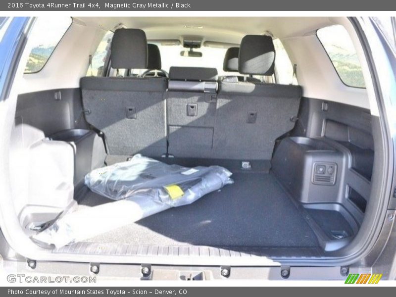 Magnetic Gray Metallic / Black 2016 Toyota 4Runner Trail 4x4