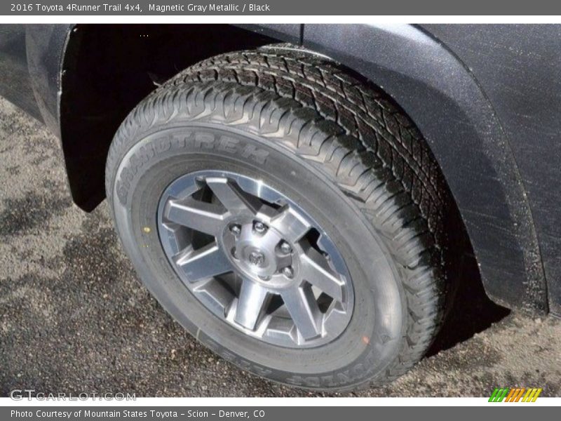 Magnetic Gray Metallic / Black 2016 Toyota 4Runner Trail 4x4