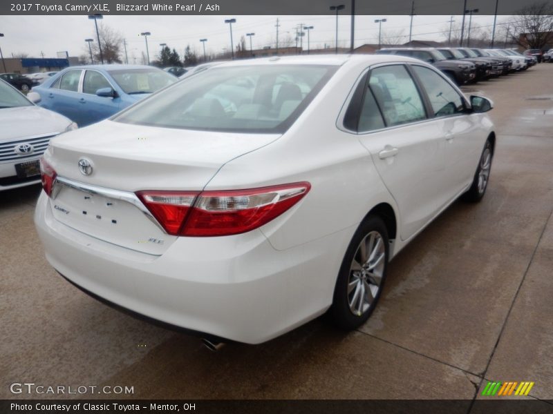 Blizzard White Pearl / Ash 2017 Toyota Camry XLE