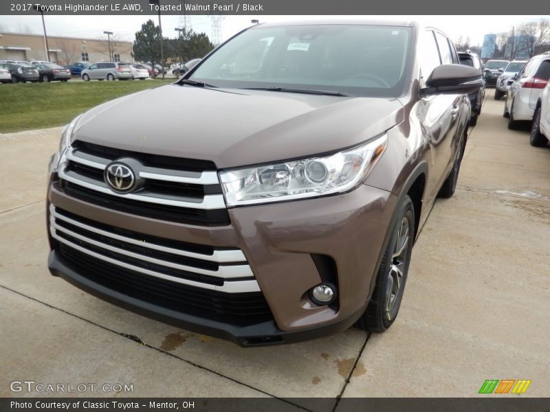 Toasted Walnut Pearl / Black 2017 Toyota Highlander LE AWD