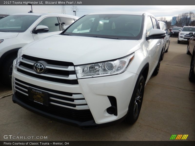 Blizzard White Pearl / Ash 2017 Toyota Highlander LE