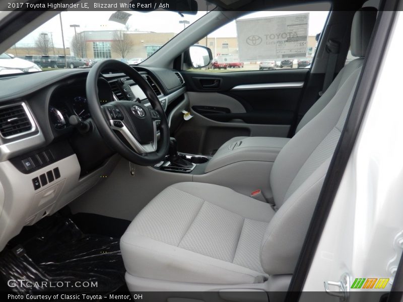 Blizzard White Pearl / Ash 2017 Toyota Highlander LE