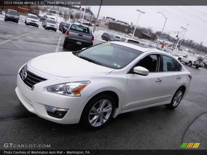 Pearl White / Charcoal 2014 Nissan Altima 2.5 SV