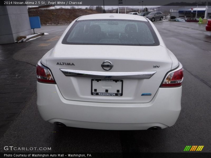 Pearl White / Charcoal 2014 Nissan Altima 2.5 SV