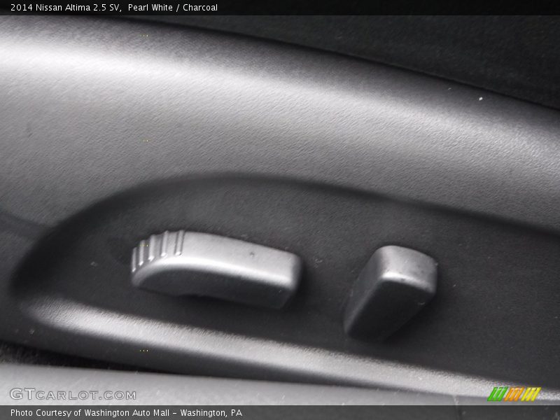 Pearl White / Charcoal 2014 Nissan Altima 2.5 SV