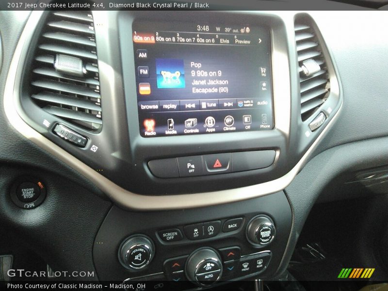 Diamond Black Crystal Pearl / Black 2017 Jeep Cherokee Latitude 4x4