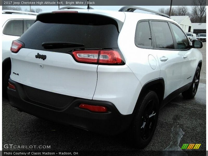 Bright White / Black 2017 Jeep Cherokee High Altitude 4x4
