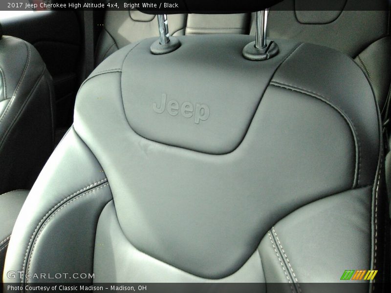 Bright White / Black 2017 Jeep Cherokee High Altitude 4x4