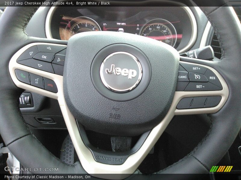 Bright White / Black 2017 Jeep Cherokee High Altitude 4x4