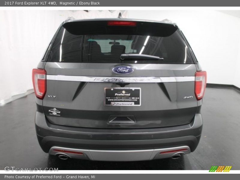 Magnetic / Ebony Black 2017 Ford Explorer XLT 4WD
