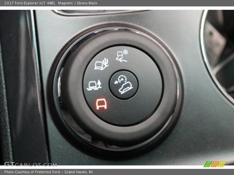 Magnetic / Ebony Black 2017 Ford Explorer XLT 4WD