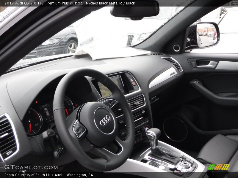 Mythos Black Metallic / Black 2017 Audi Q5 2.0 TFSI Premium Plus quattro