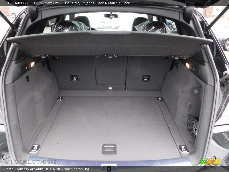 Mythos Black Metallic / Black 2017 Audi Q5 2.0 TFSI Premium Plus quattro