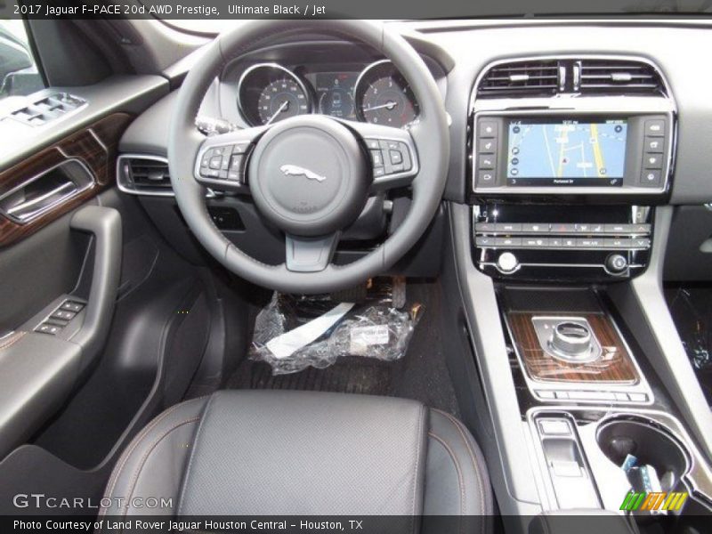 Ultimate Black / Jet 2017 Jaguar F-PACE 20d AWD Prestige