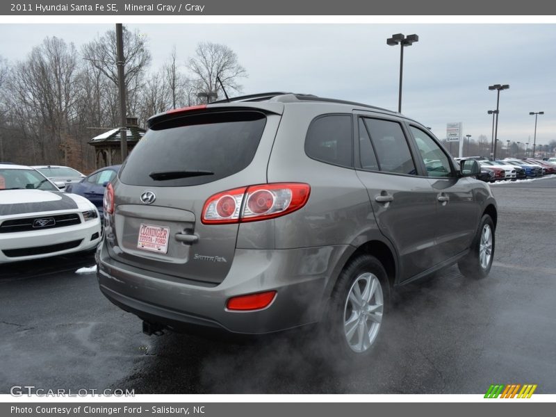 Mineral Gray / Gray 2011 Hyundai Santa Fe SE