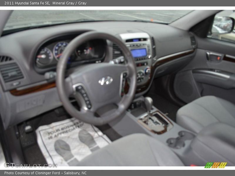 Mineral Gray / Gray 2011 Hyundai Santa Fe SE