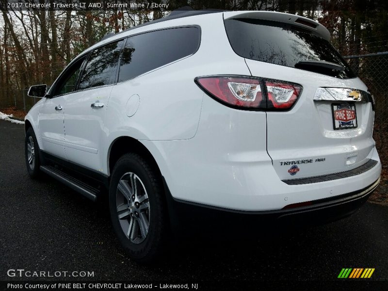 Summit White / Ebony 2017 Chevrolet Traverse LT AWD