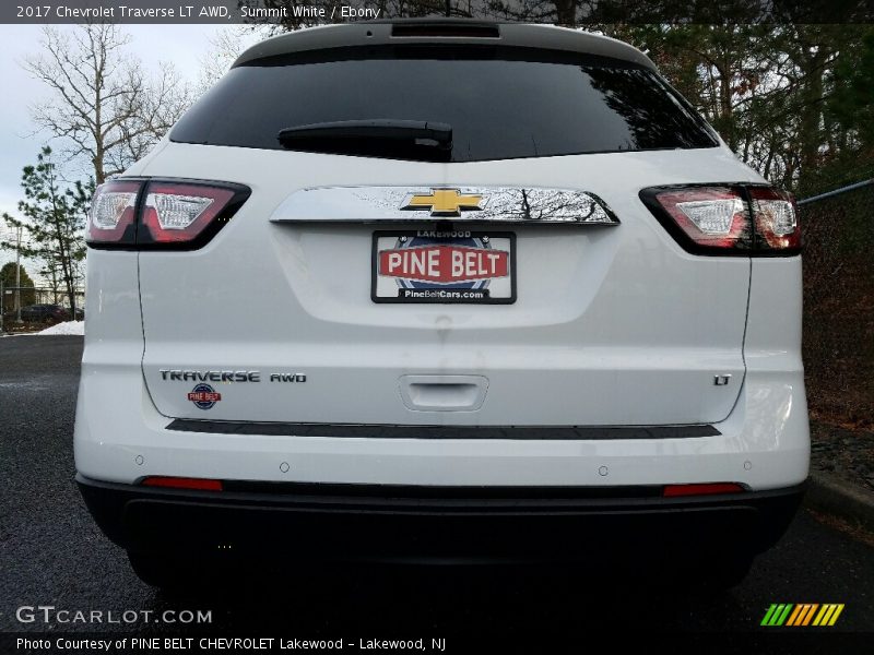 Summit White / Ebony 2017 Chevrolet Traverse LT AWD