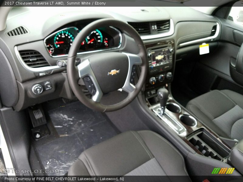 Summit White / Ebony 2017 Chevrolet Traverse LT AWD