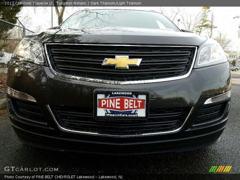 Tungsten Metallic / Dark Titanium/Light Titanium 2017 Chevrolet Traverse LS