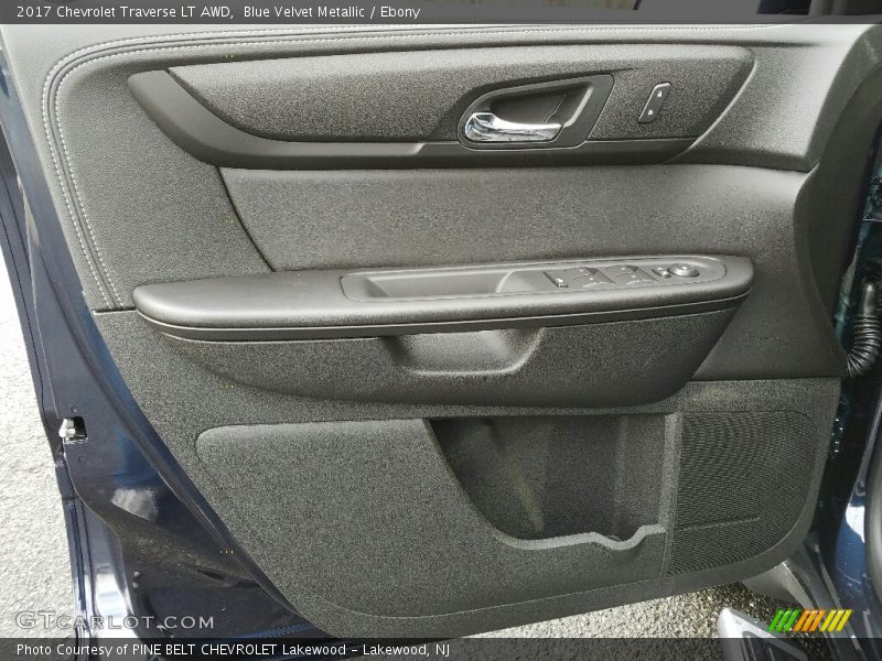Blue Velvet Metallic / Ebony 2017 Chevrolet Traverse LT AWD